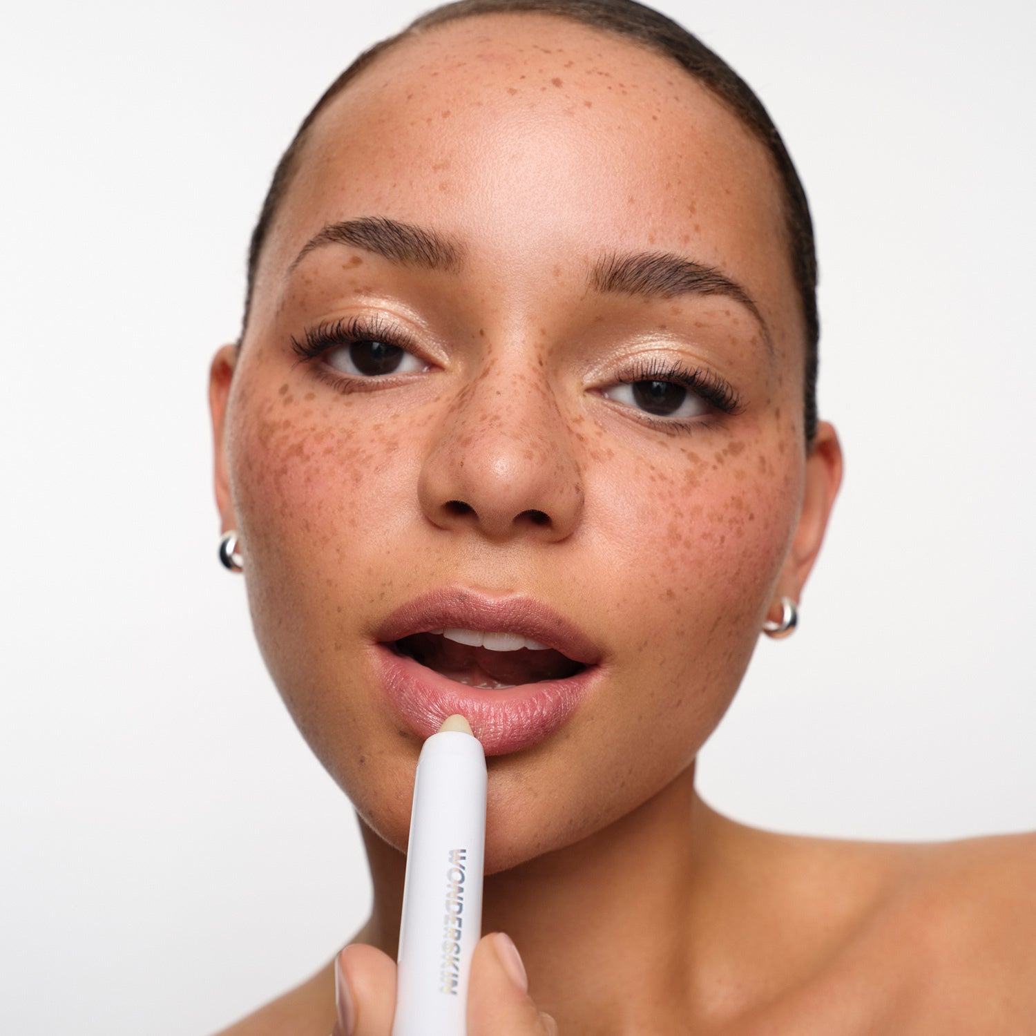 WONDER BLADING 3-in-1 Lip Scrub - Image 6
