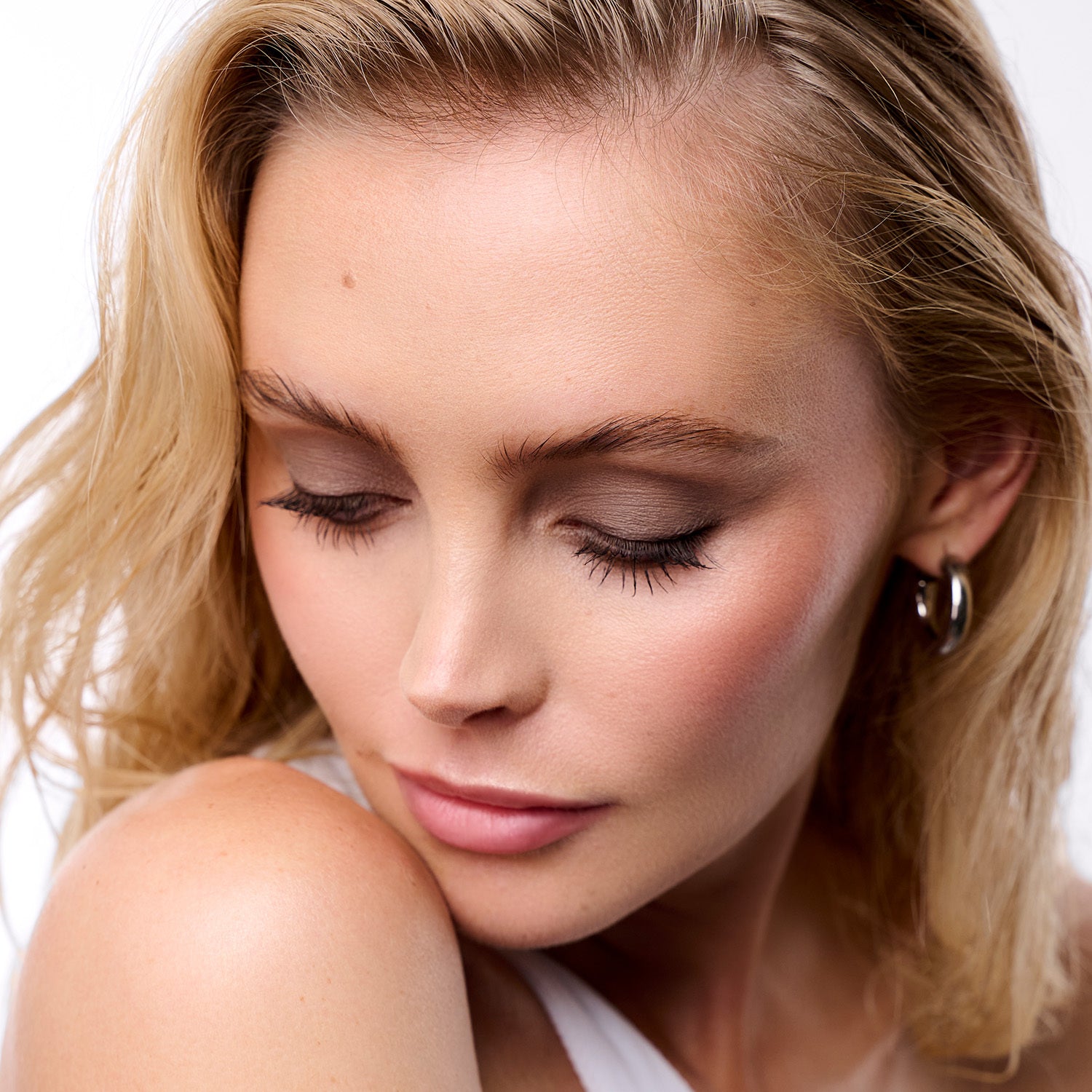 IYKYK Eyeshadow Stick - Image 2